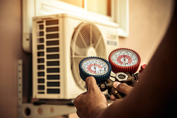 Professional Hvac technician working in Brookside, DE